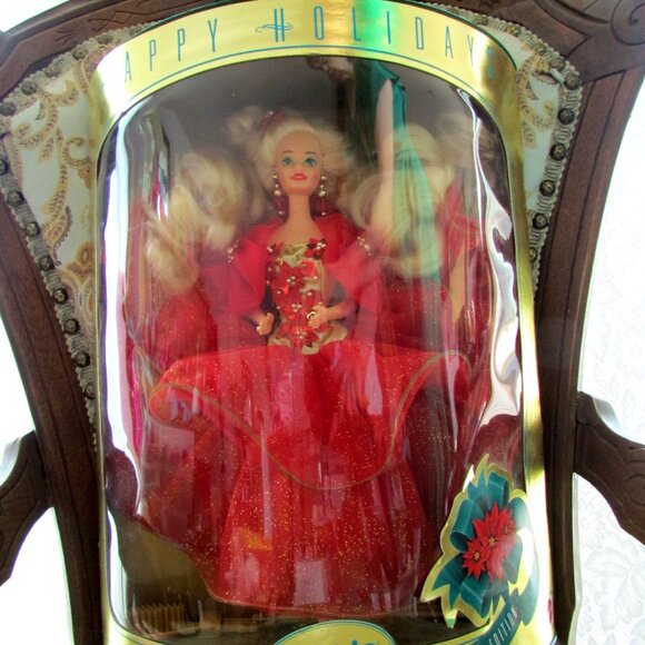 BARBIE HAPPY HOLIDAYS SPECIAL EDITION BLONDE in GLORIOUS RED SPARKLE BALL GOWN - Picture 2 of 5